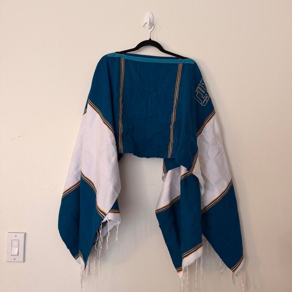 VINTAGE LA Chargers NFL embroidered poncho blanket wrap, One Size